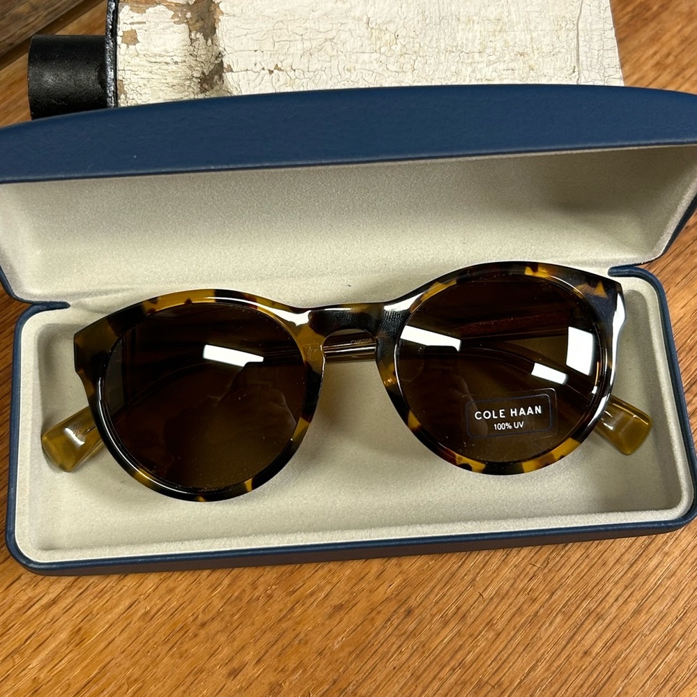 Cole Haan amber tortoise sunglasses with case BRAND new